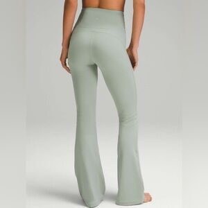 Lululemon Groove Super-High-Rise Flared Pant Nulu *Regular Palm Court